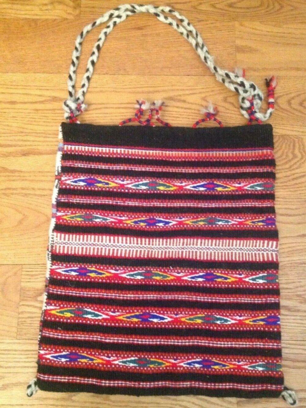 VINTAGE ANDEAN HANDWOVEN WOOL TEXTILE SHOULDER BAG CHUSPA FOLK ART MADE IN PERU